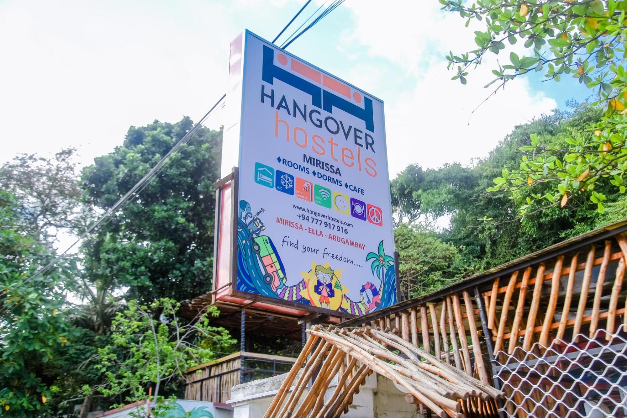 Hangover Hostels Mirissa Buitenkant foto